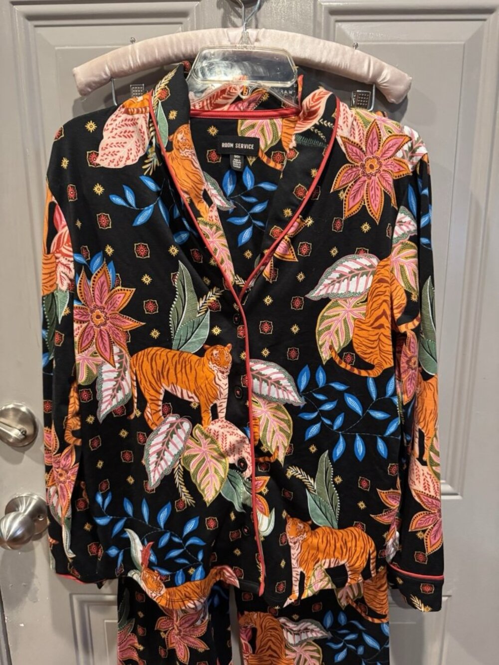 Room Service Women's Tiger Black Orange Multi Floral Pajama Set PJs S Small NEW - Picture 9 of 16